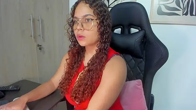 Snapshot of Ash_milk chatting on April 24, 1:35 pm Ash milk online show from April 24, 1:35 pm