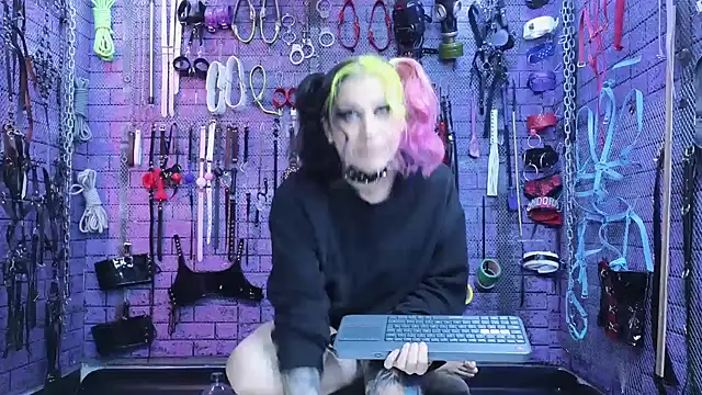 PANDORANEZZ online show from December 29, 5:53 am