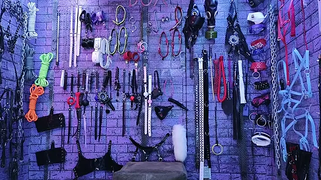 Snapshot of PANDORANEZZ chatting on February 12, 3:34 am PANDORANEZZ online show from February 12, 3:34 am