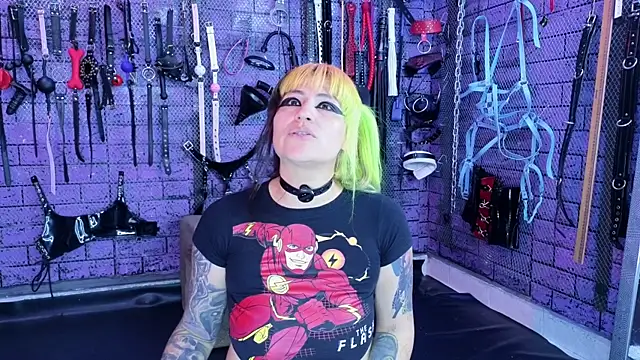 Snapshot of PANDORANEZZ chatting on April 24, 3:42 am PANDORANEZZ online show from April 24, 3:42 am