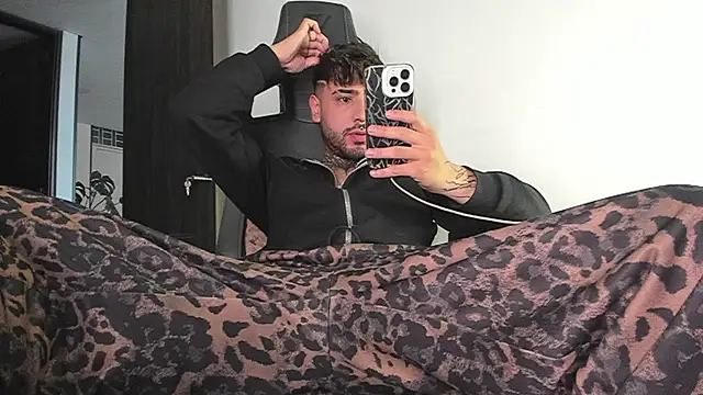Snapshot of imferrer chatting on April 10, 10:14 pm imferrer online show from April 10, 10:14 pm