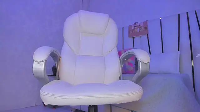Snapshot of Meghan_stonne_ chatting on December 12, 7:04 pm Meghan stonne online show from December 12, 7:04 pm