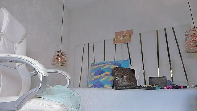 Snapshot of Meghan_stonne_ chatting on December 18, 7:19 pm Meghan stonne online show from December 18, 7:19 pm