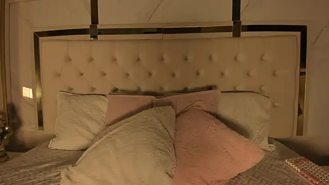 Meghan stonne  online show from November 22, 7:13 pm