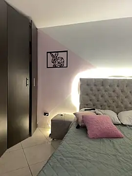 mariam hill online show from December 26, 8:11 pm