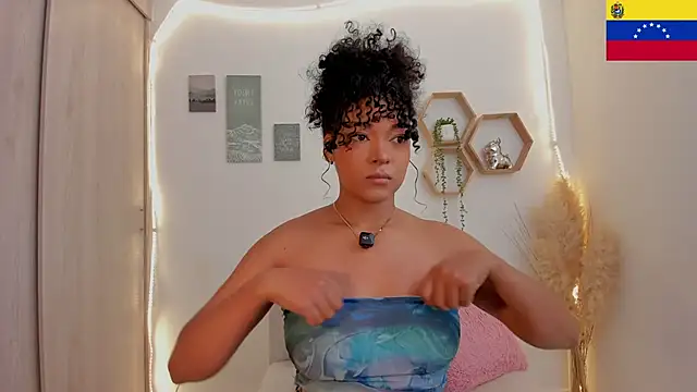 Snapshot of mariam_hill chatting on June 30, 5:36 pm mariam hill online show from June 30, 5:36 pm