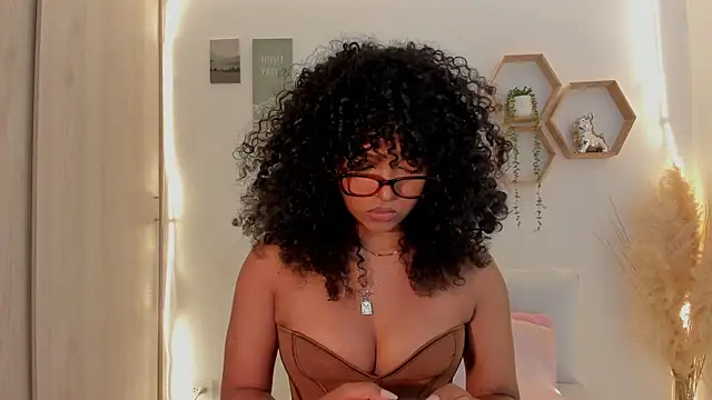 Snapshot of mariam_hill chatting on July 11, 7:05 pm mariam hill online show from July 11, 7:05 pm