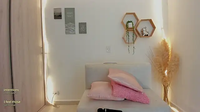 Snapshot of mariam_hill chatting on July 28, 6:31 pm mariam hill online show from July 28, 6:31 pm