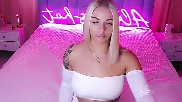 AllwaysHotJ online show from October 15, 2:01 am