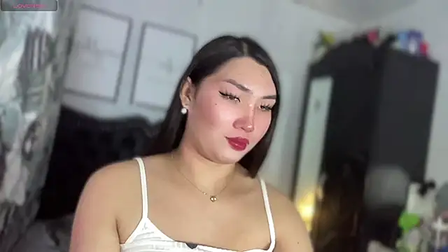 Miss Deliciousness online show from June 13, 4:27 pm