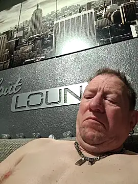 tomtom111111 online show from February 21, 5:30 am