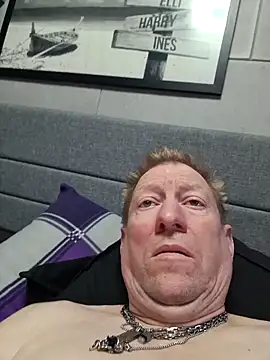 tomtom111111 online show from March 5, 4:36 pm