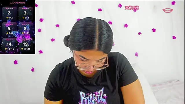 moana taylor online show from December 22, 8:39 pm