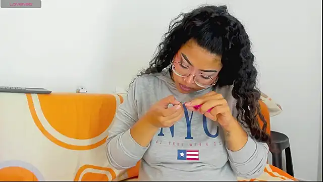 moana taylor online show from May 1, 12:43 pm