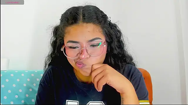 moana taylor online show from May 12, 10:23 am