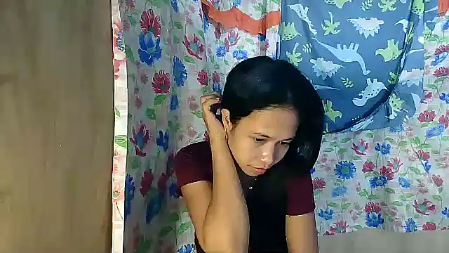 Snapshot of PinaySkinnyGirl chatting on March 4, 1:50 pm PinaySkinnyGirl online show from March 4, 1:50 pm