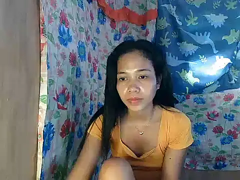 Snapshot of PinaySkinnyGirl chatting on March 6, 8:44 am PinaySkinnyGirl online show from March 6, 8:44 am