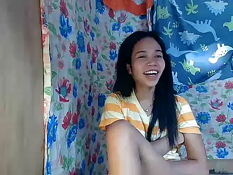 Snapshot of PinaySkinnyGirl chatting on March 12, 10:16 pm PinaySkinnyGirl online show from March 12, 10:16 pm