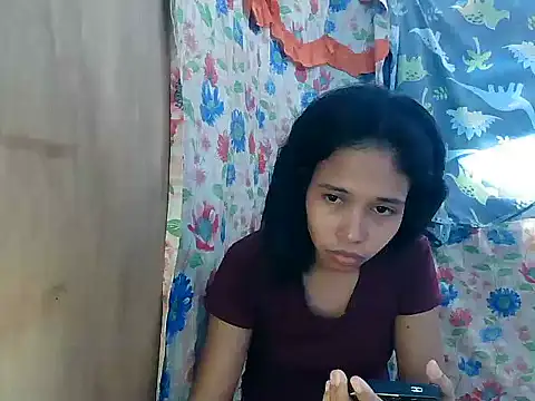 Snapshot of PinaySkinnyGirl chatting on March 13, 11:55 pm PinaySkinnyGirl online show from March 13, 11:55 pm