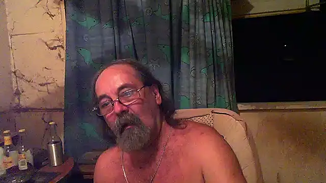 Snapshot of herbie010666 chatting on February 11, 10:59 am herbie010666 online show from February 11, 10:59 am
