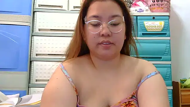 Snapshot of Boobsiemarie chatting on November 3, 4:14 am Boobsiemarie online show from November 3, 4:14 am