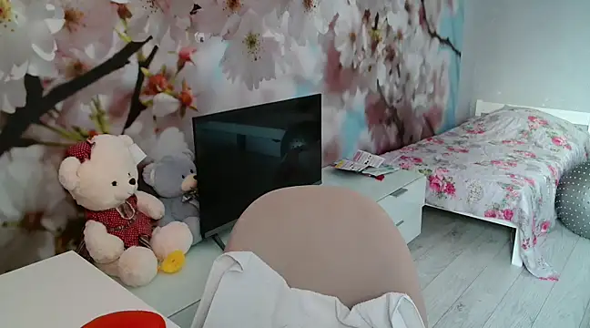 Snapshot of ConnieDaw chatting on January 13, 6:06 am ConnieDaw online show from January 13, 6:06 am