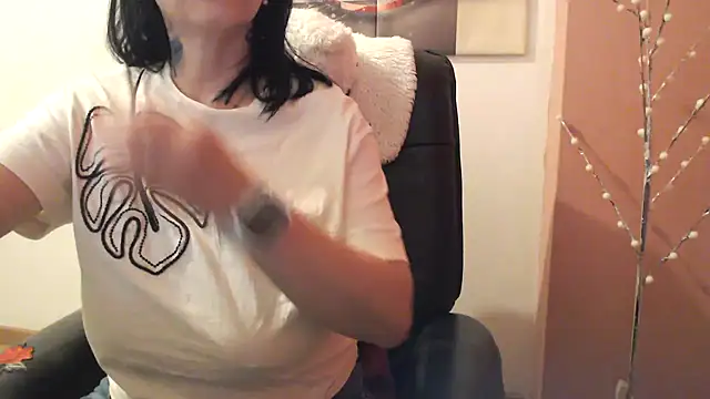 Snapshot of algodonyfresa chatting on October 19, 12:55 am algodonyfresa online show from October 19, 12:55 am