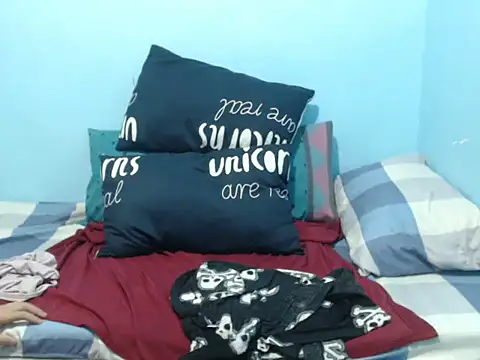 Snapshot of stacie_iris chatting on April 5, 1:03 am stacie iris online show from April 5, 1:03 am