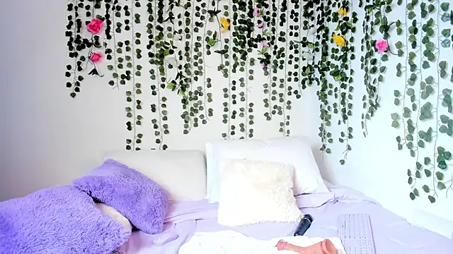 Snapshot of violeta_milleer chatting on February 10, 4:58 pm violeta milleer online show from February 10, 4:58 pm