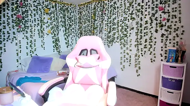 Snapshot of violeta_milleer chatting on September 8, 3:33 pm violeta milleer online show from September 8, 3:33 pm