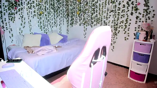 Snapshot of violeta_milleer chatting on September 12, 3:12 pm violeta milleer online show from September 12, 3:12 pm