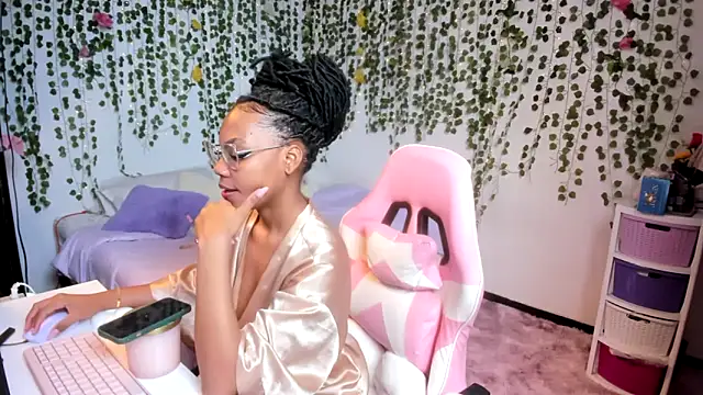 Snapshot of violeta_milleer chatting on November 11, 4:51 pm violeta milleer online show from November 11, 4:51 pm