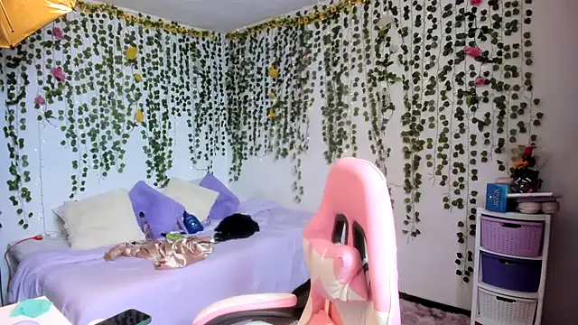 Snapshot of violeta_milleer chatting on November 22, 5:23 pm violeta milleer online show from November 22, 5:23 pm