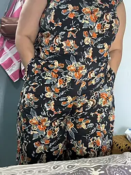 Snapshot of Preet_Kaur_69 chatting on June 19, 4:55 pm Preet Kaur 69 online show from June 19, 4:55 pm
