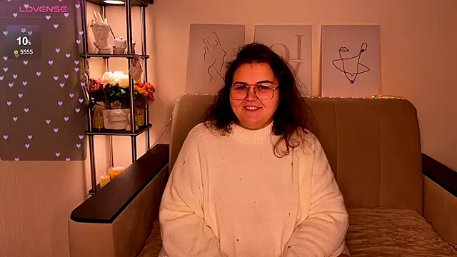 Curvy Jane online show from December 12, 10:45 am