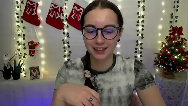 SweetPrincess  online show from December 17, 6:45 am