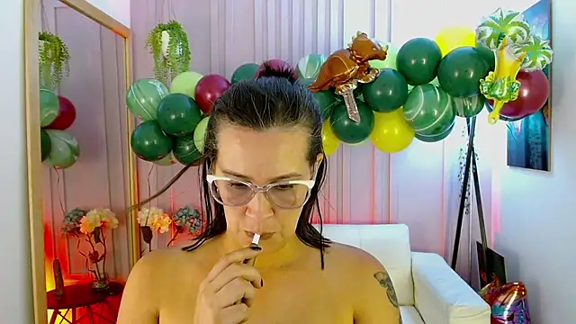 Britney taylor  online show from January 8, 11:09 pm