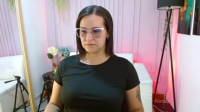 Britney taylor  online show from January 21, 6:45 pm