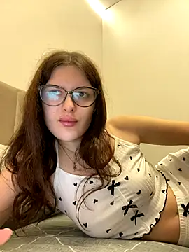 little belucci online show from December 2, 7:16 pm