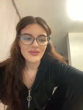 little belucci online show from February 21, 3:54 pm