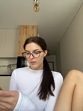 Snapshot of little_belucci chatting on October 14, 12:50 pm little belucci online show from October 14, 12:50 pm