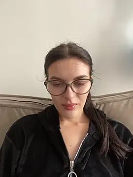 Snapshot of little_belucci chatting on October 20, 1:11 pm little belucci online show from October 20, 1:11 pm