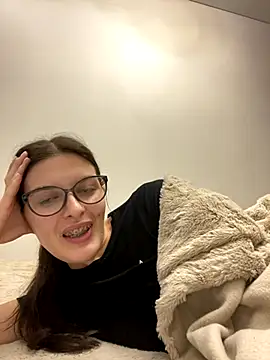 Snapshot of little_belucci chatting on November 4, 6:07 pm little belucci online show from November 4, 6:07 pm