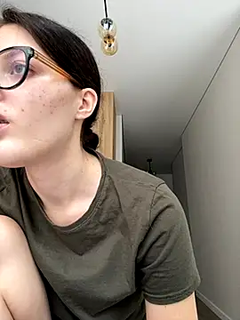 Snapshot of little_belucci chatting on November 6, 10:38 am little belucci online show from November 6, 10:38 am