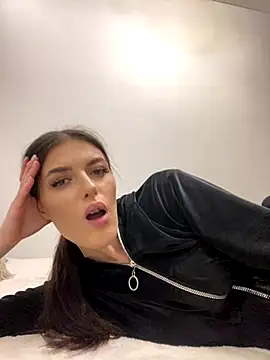 Snapshot of little_belucci chatting on November 10, 3:00 pm little belucci online show from November 10, 3:00 pm