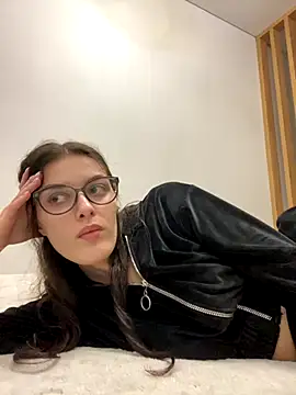 Snapshot of little_belucci chatting on November 12, 1:44 pm little belucci online show from November 12, 1:44 pm