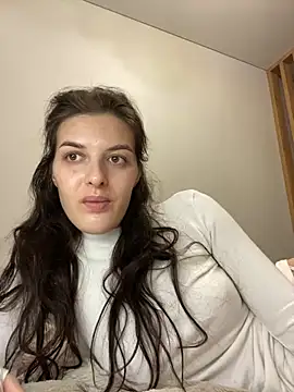 Snapshot of little_belucci chatting on November 18, 4:11 pm little belucci online show from November 18, 4:11 pm