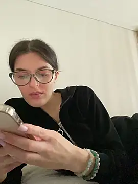 Snapshot of little_belucci chatting on November 19, 10:59 am little belucci online show from November 19, 10:59 am