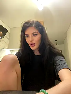 Snapshot of little_belucci chatting on December 15, 3:27 pm little belucci online show from December 15, 3:27 pm