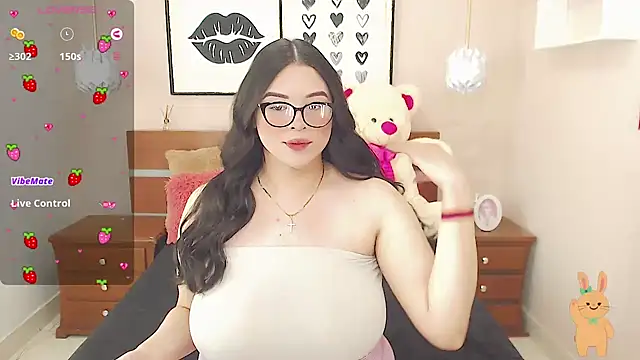 Snapshot of miss_linda_ chatting on January 9, 1:35 pm miss linda  online show from January 9, 1:35 pm